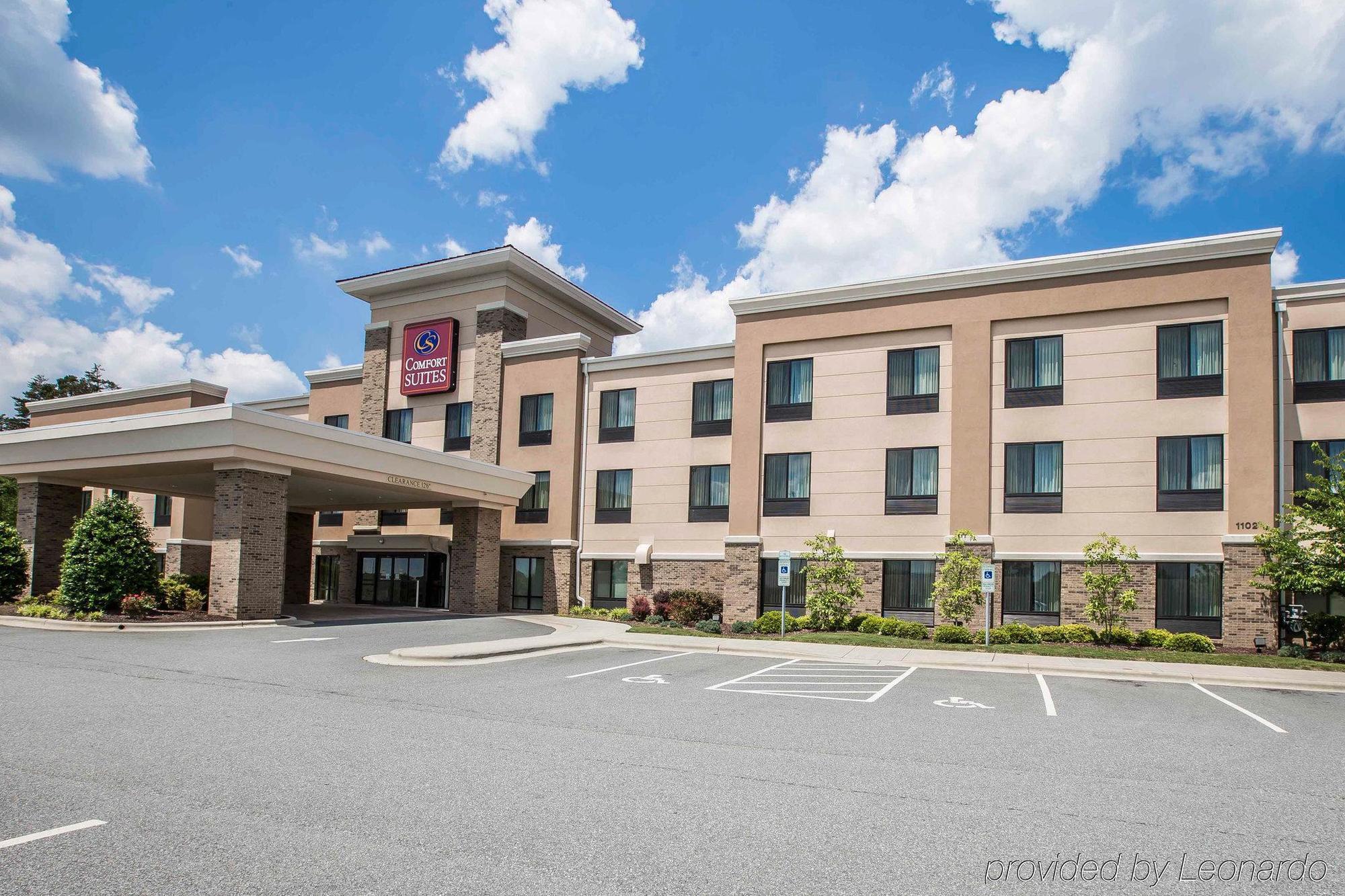 Comfort Suites Whitsett - Greensboro East Exterior photo