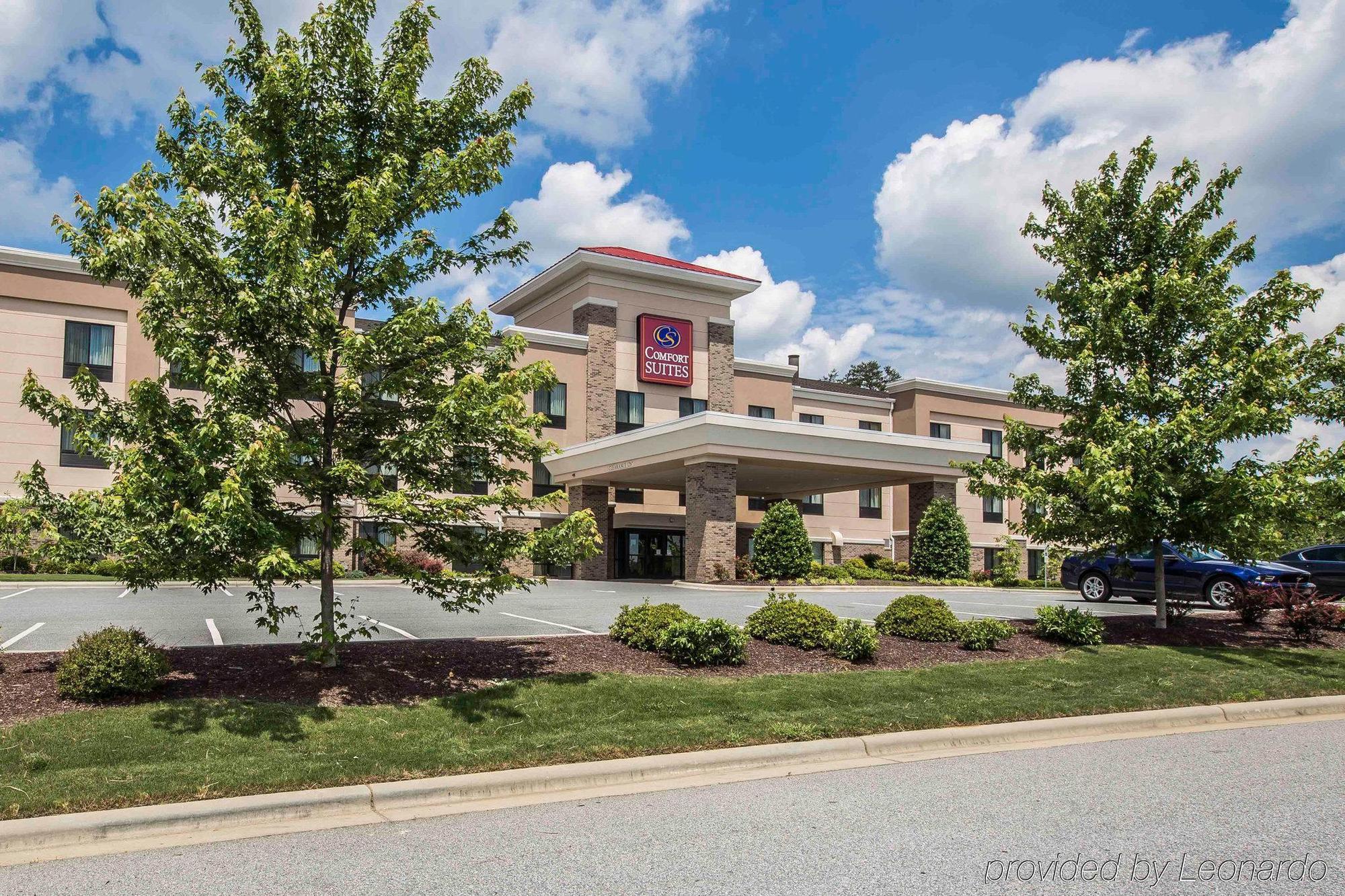 Comfort Suites Whitsett - Greensboro East Exterior photo